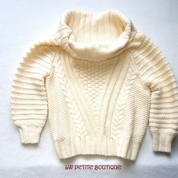 H&M Sweaters - 🎉HP🎉H&M Funnel Neck Sweater